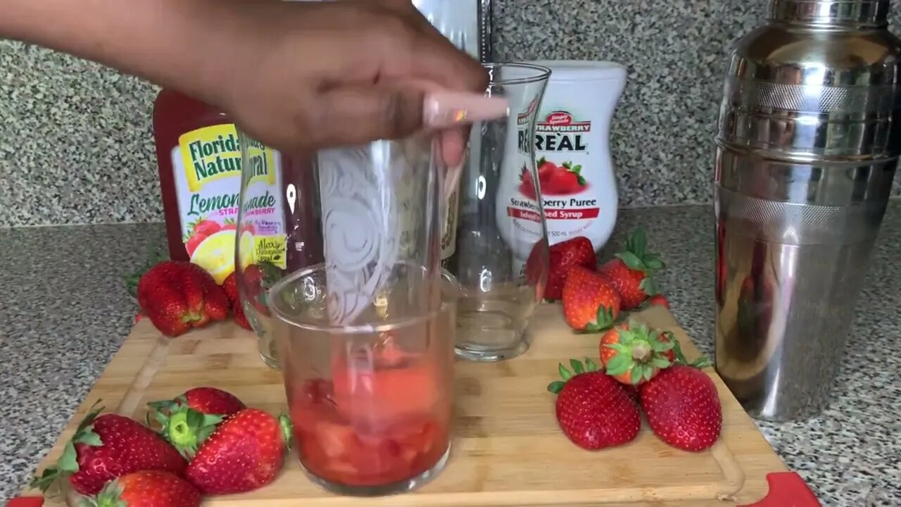 STRAWBERRY HENNY BETTER THAN TGI FRIDAYS STRONG DRINKCOCKTAILS ALCOHOLIC BEVERAGES 8