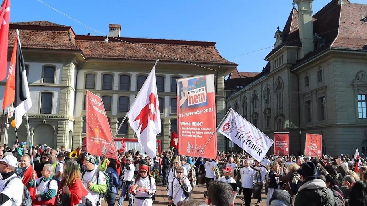 Switzerland: Thousands protest against COVID measures in Bern - 23.10.2021