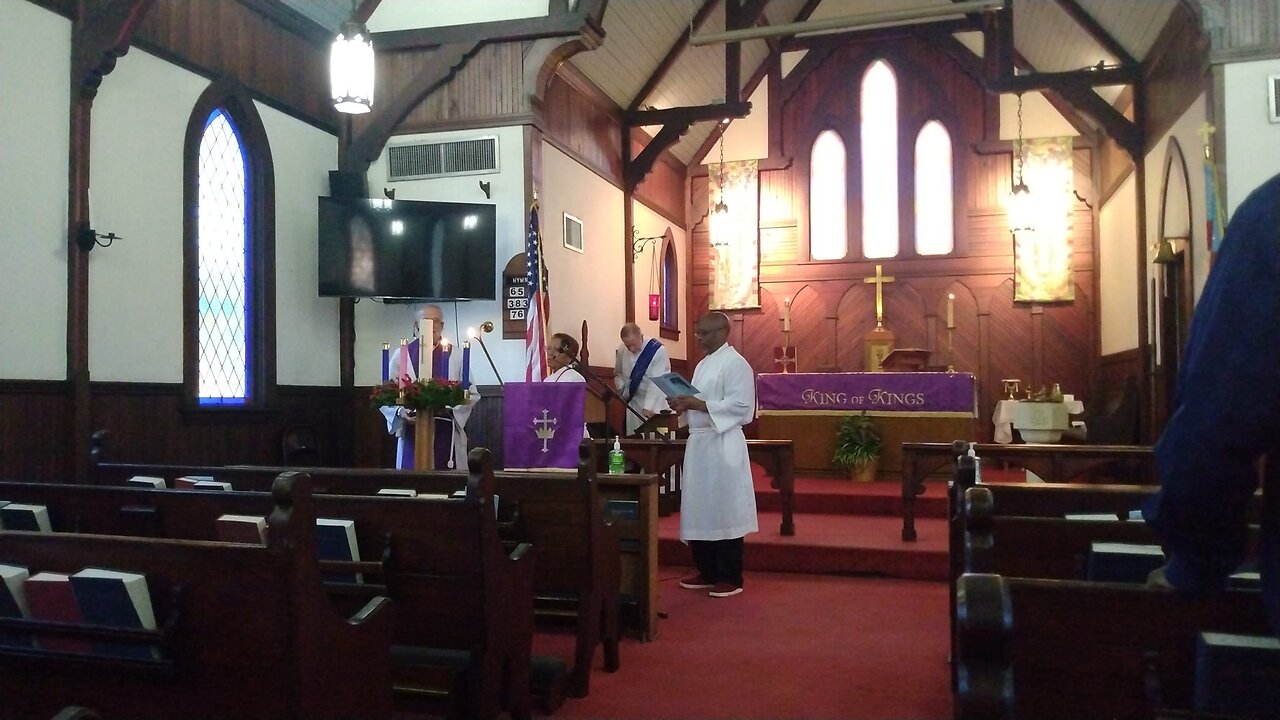 St. John's Episcopal Church: Lighting The Second Advent Candle (2023)