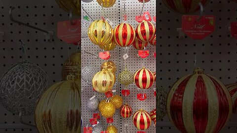 Dollar tree 🎄🎁 Nice Christmas decors 2023 #shortvideo