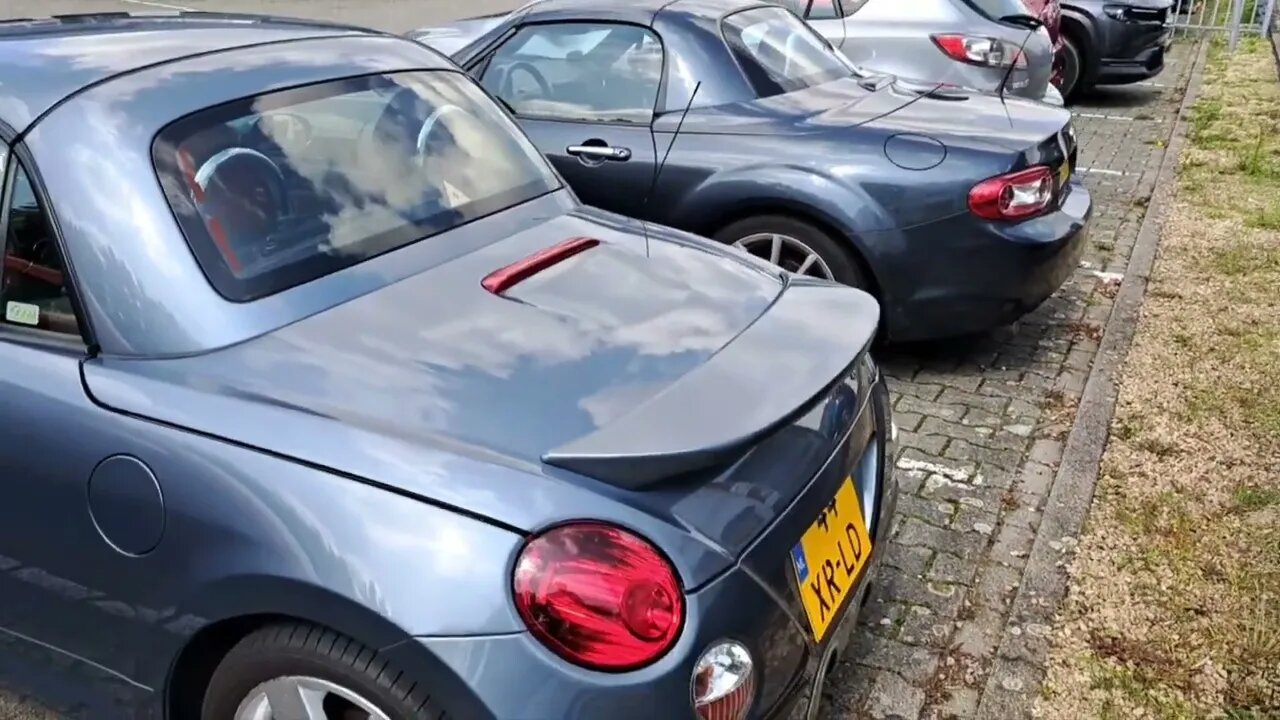 Cars COMPARISON cabriolets: Daihatsu Copen 1.3 L880 Vs. Mazda MX-5 NC. Cero Miata Eunos Roadster MX5