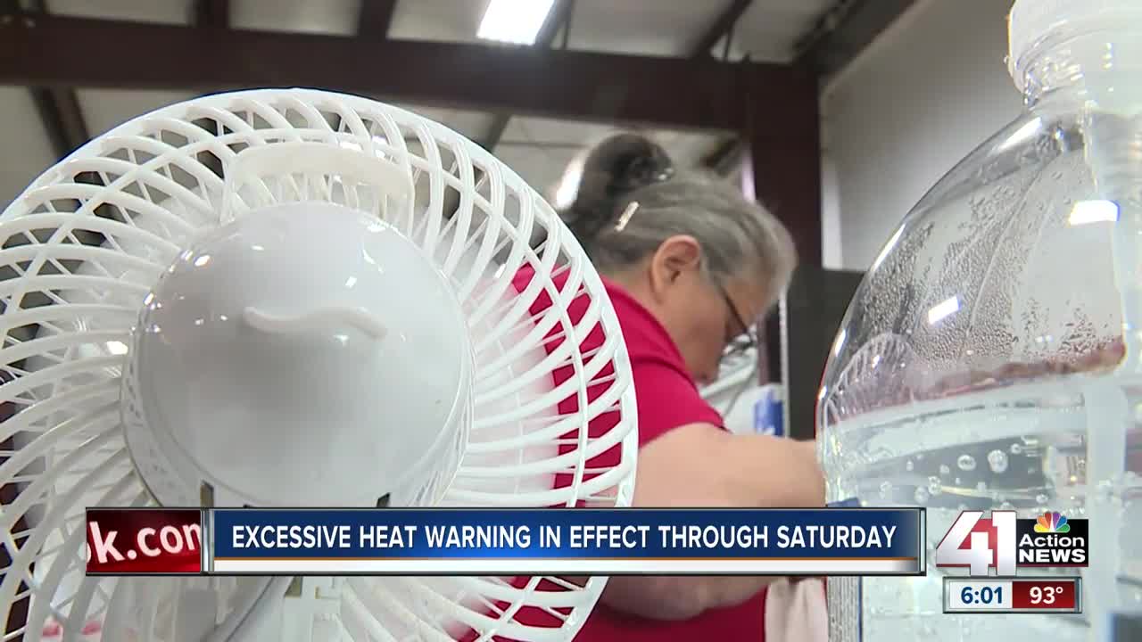 Metro residents seek ways to stay cool in first heatwave of 2019