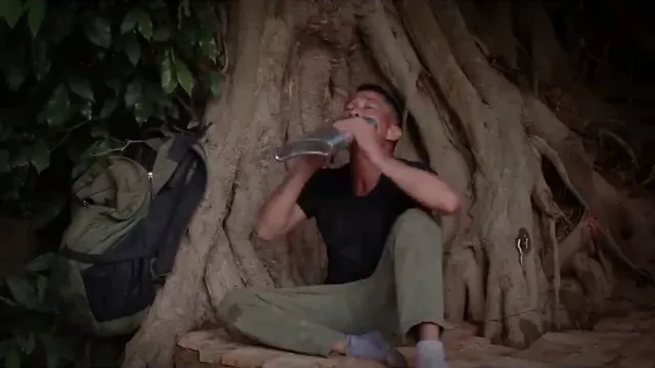 Building # Complete # and # Warm # Survival # Shelter # In The Trunk , Fireplace With Clay , Crab Tr