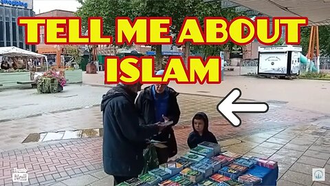 Eldery lady interested in Islam.