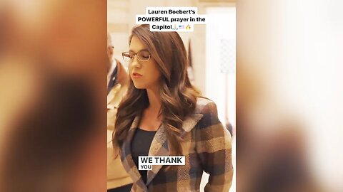 Lauren Boebert bizarrely prays in Capitol rotunda