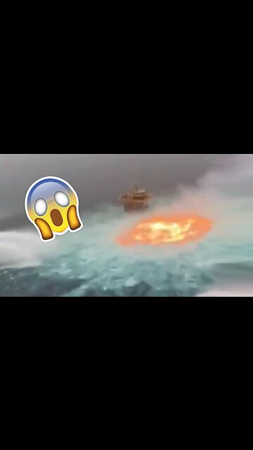 Golfo do México vira "oceano de fogo" após explosão de oleoduto