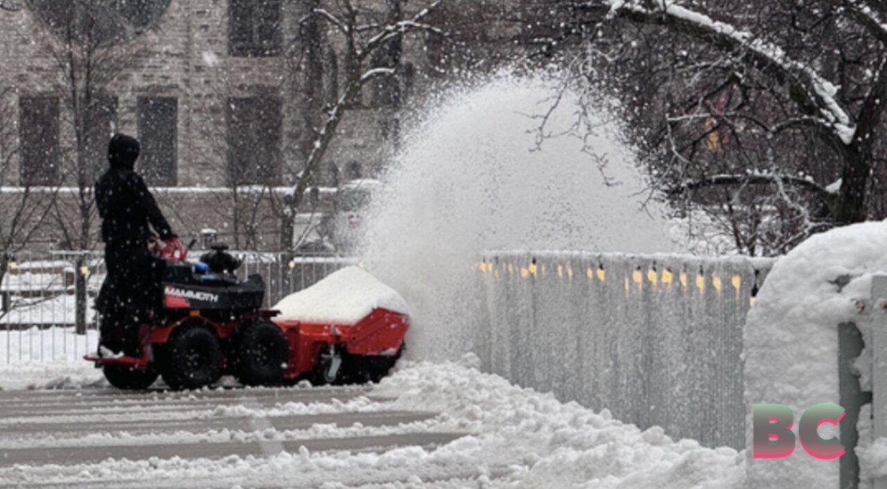 Blizzard Warnings continue in 5 states as deadly storm brings record-breaking snow to Minneapolis