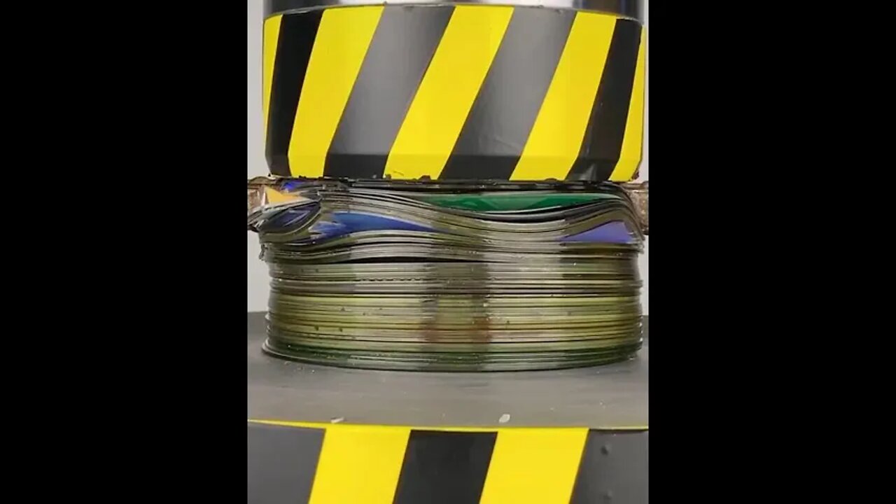 Hydraulic press vs Stack of CD’s