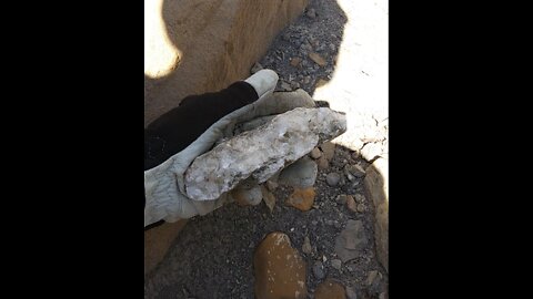 Huge Crystal Find! Hunting in Utah