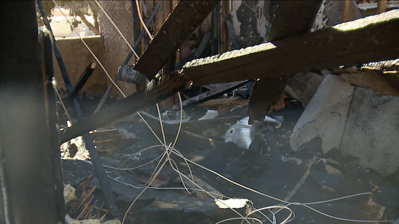 Las Vegas apartment fire displaces more than 50 people, Red Cross officials say