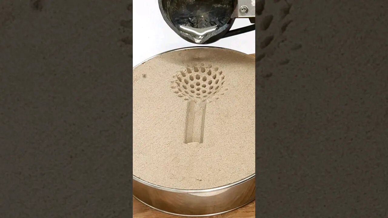 Metal Casting Art on Sand Metal Smelting #shorts #shortsfeed #art