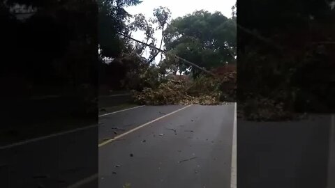 jalan utama penghubung cipanas cianjur terputus