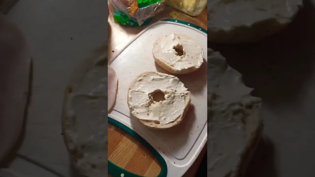 Deli Chicken on Everything Bagel w/ Mayo