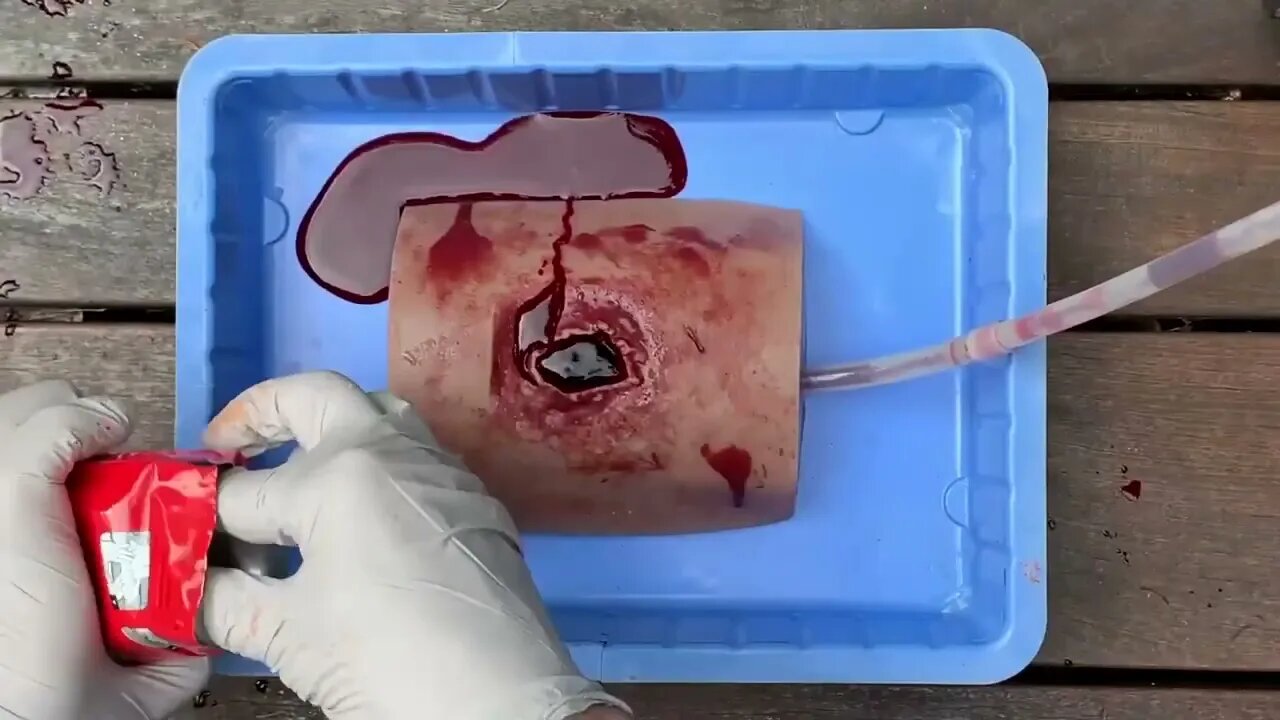 18+ Demonstration of the uselessness of powdered hemostatics in large wounds
