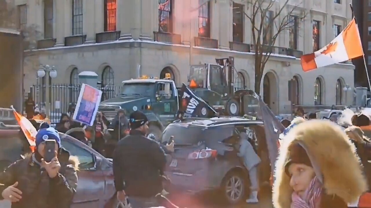 FreedomConvoy : Les premiers camions arrivent à Ottawa ! Des agriculteurs rejoignent le mouvement !