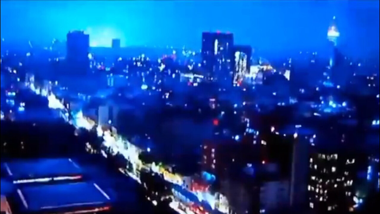 Whoa: Flashes of Light Over Mexico As Powerful Earthquake Hits