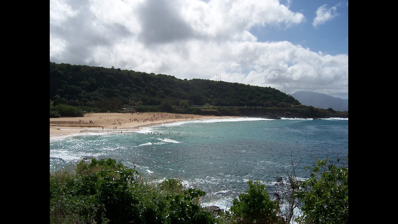 Waimea Bay-by Frank Kaʻanoʻi