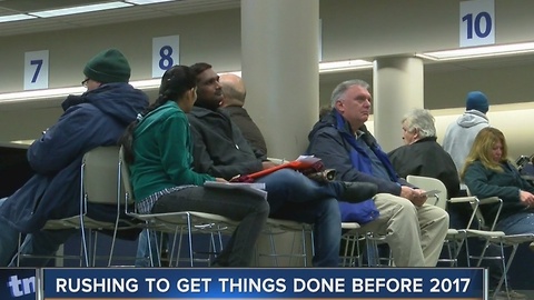 Many across Milwaukee hustling to handle business before the New Year