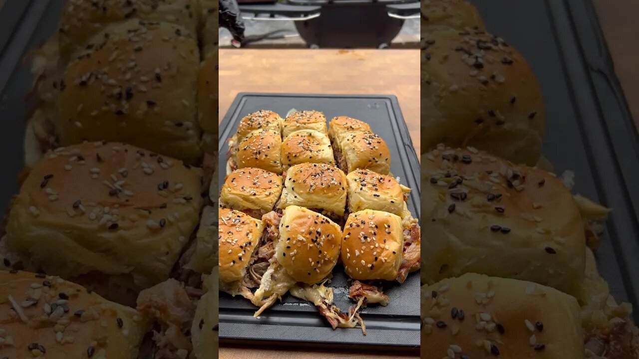 Smoked pulled pork sliders
