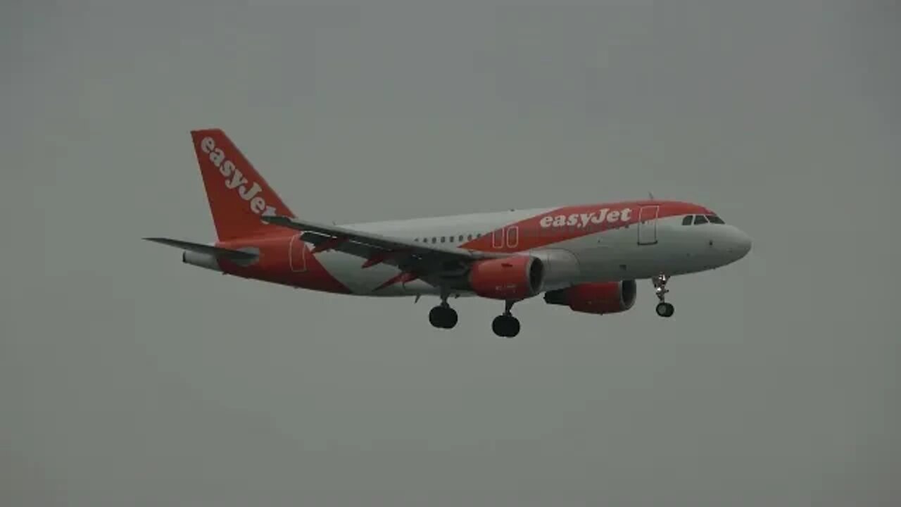 easyJet London Gatwick Flight Lands and Departs at Gibraltar Airport, 10 Aug 2022