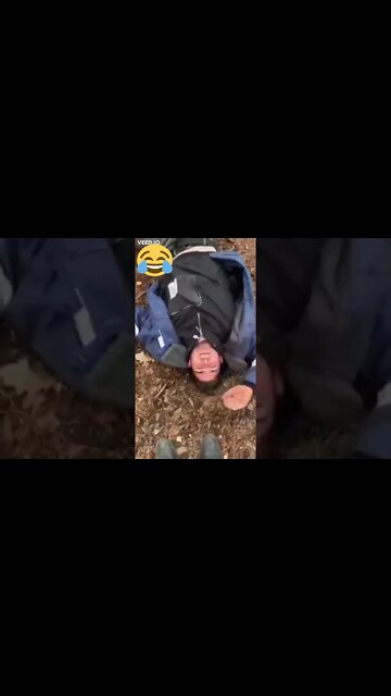 Two men attacks a bear