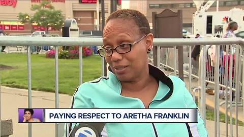 Lines form early for first day of Aretha Franklin's public visitation in Detroit