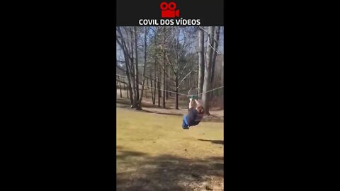 se esborrachou na tirolesa