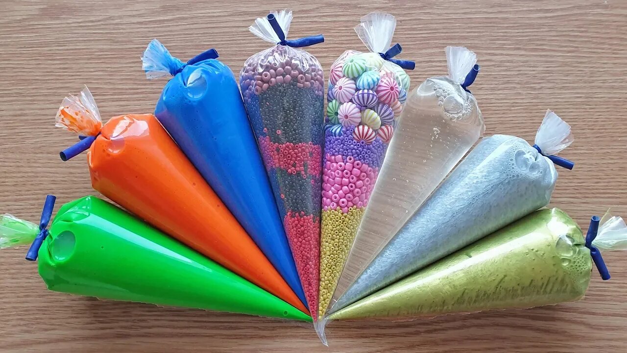 Making Crunchy Slime with Piping Bags #127