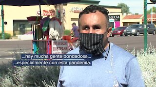 Un vendedor ambulante invidente inspira con su actitud positiva