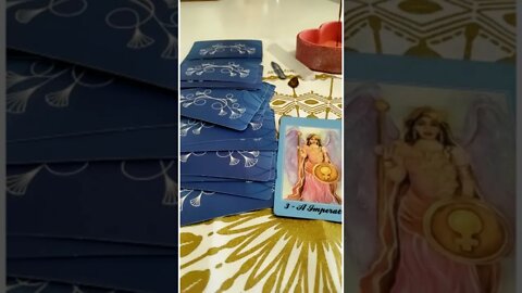 CARTAS DE TARO A PROSPERIDADE E ABUNDÂNCIA ESTÃO CHEGANDO #shorts