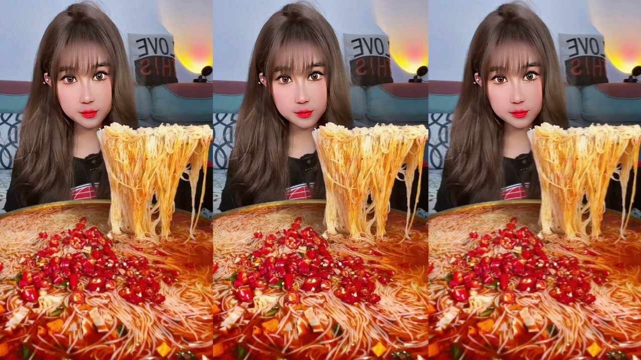 Eating Rice Noodles Mukbang Eating Delicious ASMR