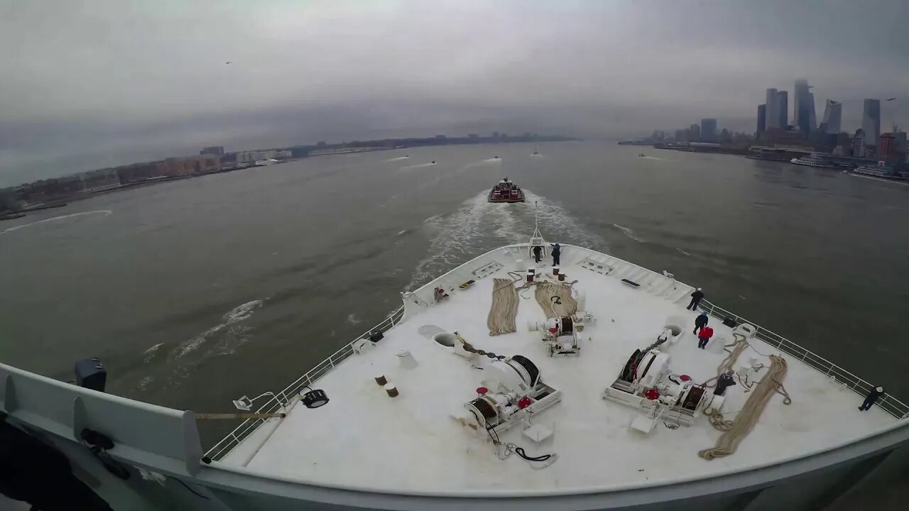 Time Lapse of USNS Comfort Arriving in New York City