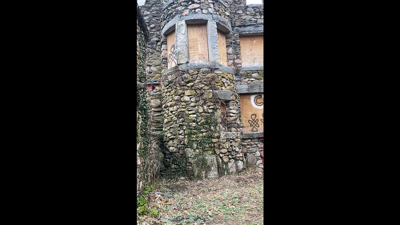 Abandoned Tarrywile Castle in Danbury CT