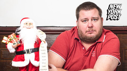 Dad with 'Santa-phobia' is 'terrified of putting up Christmas decorations'