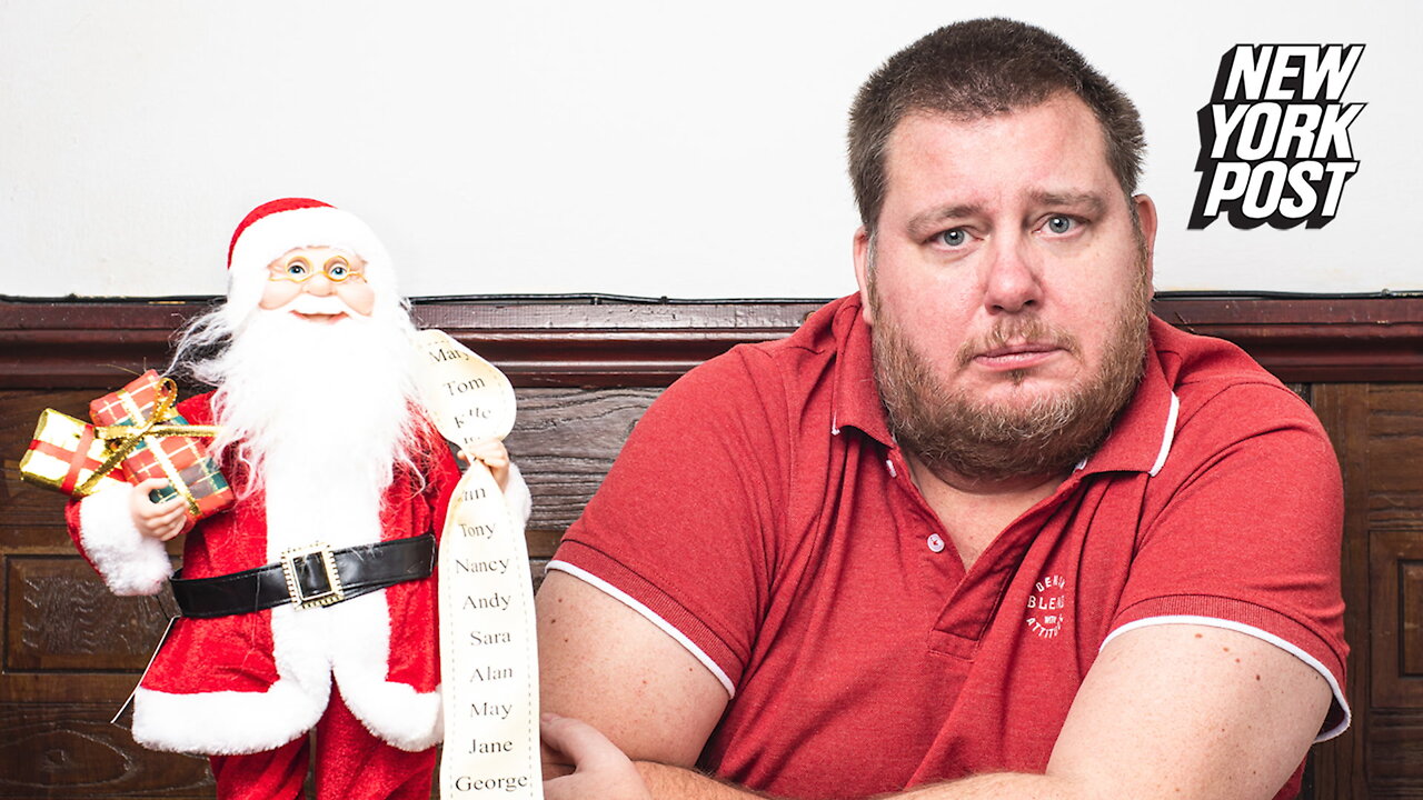 Dad with 'Santa-phobia' is 'terrified of putting up Christmas decorations'