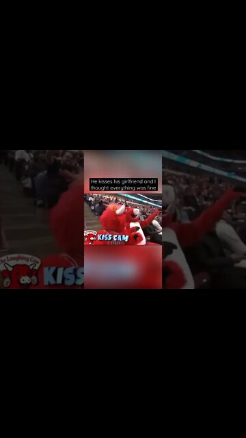 The greatest scandal in kiss cam history 😂