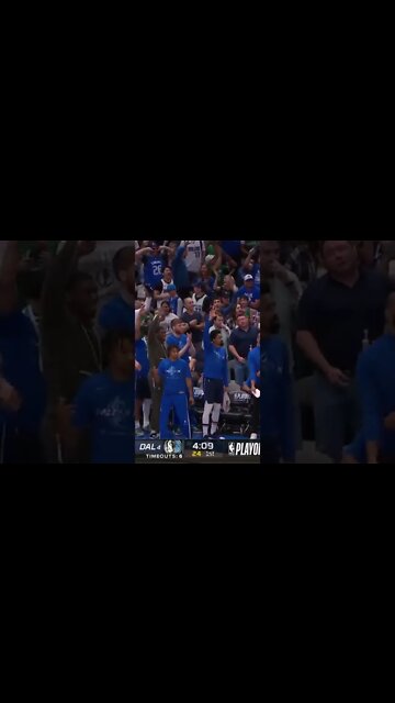 Luka spins into the stepback triple!