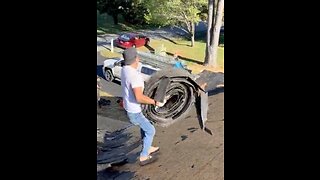 WOW !!!!!! Watch a Real Man !!!