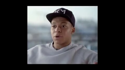 Kylian Mbappé - "Vous êtes pas contents ? Triplé"