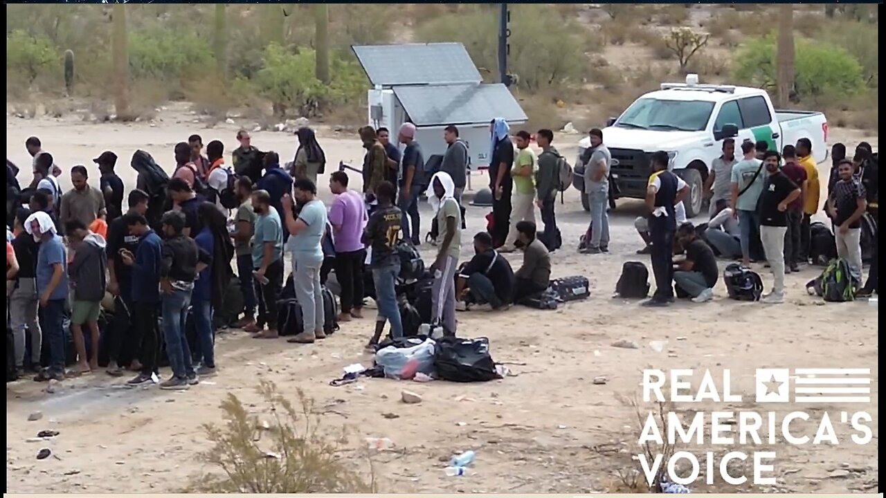 Breaking! Massive group of illegals in Lukeville, AR! Our country is being overrun!