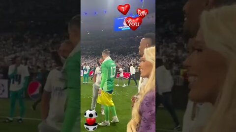 FIQUE COM ALGUÉM QUE TE FAÇA FELIZ: O AMOR É LINDO 😍⚽🥰