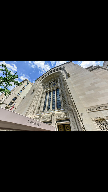 il tempio EMANU-EL a New York del 1930 è LA SINAGOGA DI SATANA si trova al numero 1 East 65th Street nell'Upper East Side di Manhattan a New York City🏳️‍🌈,angolo nord-est con la Fifth Avenue.È tra le più grandi SINAGOGHE DI SATANA