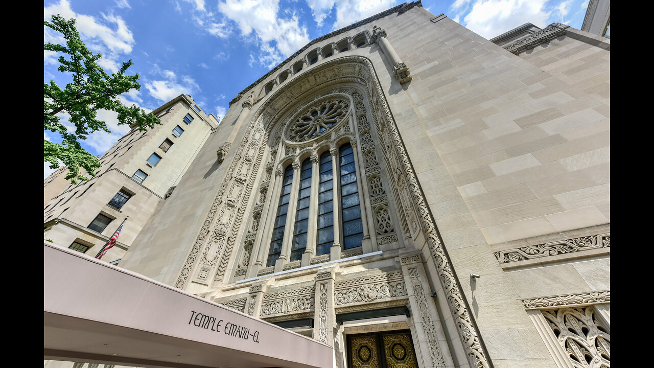 il tempio EMANU-EL a New York del 1930 è LA SINAGOGA DI SATANA si trova al numero 1 East 65th Street nell'Upper East Side di Manhattan a New York City🏳️‍🌈,angolo nord-est con la Fifth Avenue.È tra le più grandi SINAGOGHE DI SATANA