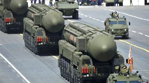 Russia paraded missiles and tanks in front of U.S. embassy. 🚀🚀🚀😨😨😨😨😨