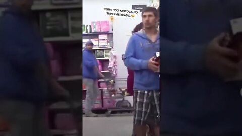 MOTOCA NO SUPERMERCADO #shorts