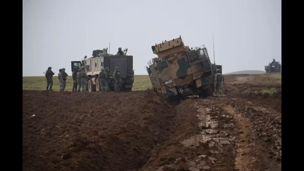 🇹🇷 🇸🇾 During a joint patrol in Syria, the Turkish MRAP Kirpi got stuck in the mud