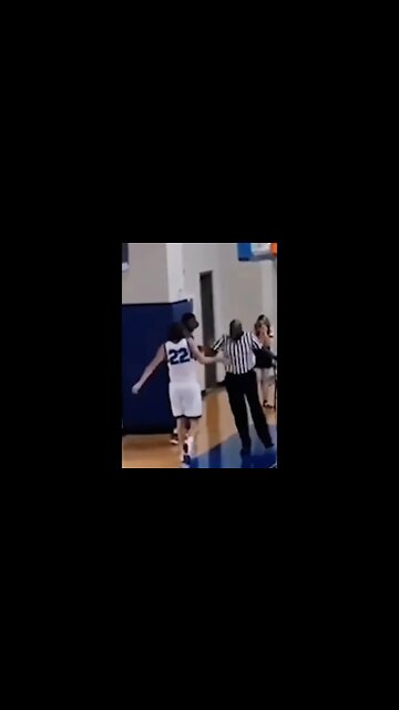 The dunk And referee's reaction