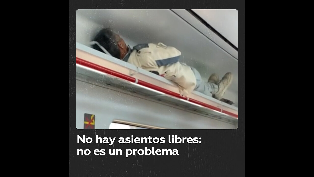 El surrealista lugar elegido por un pasajero para estirarse en un tren