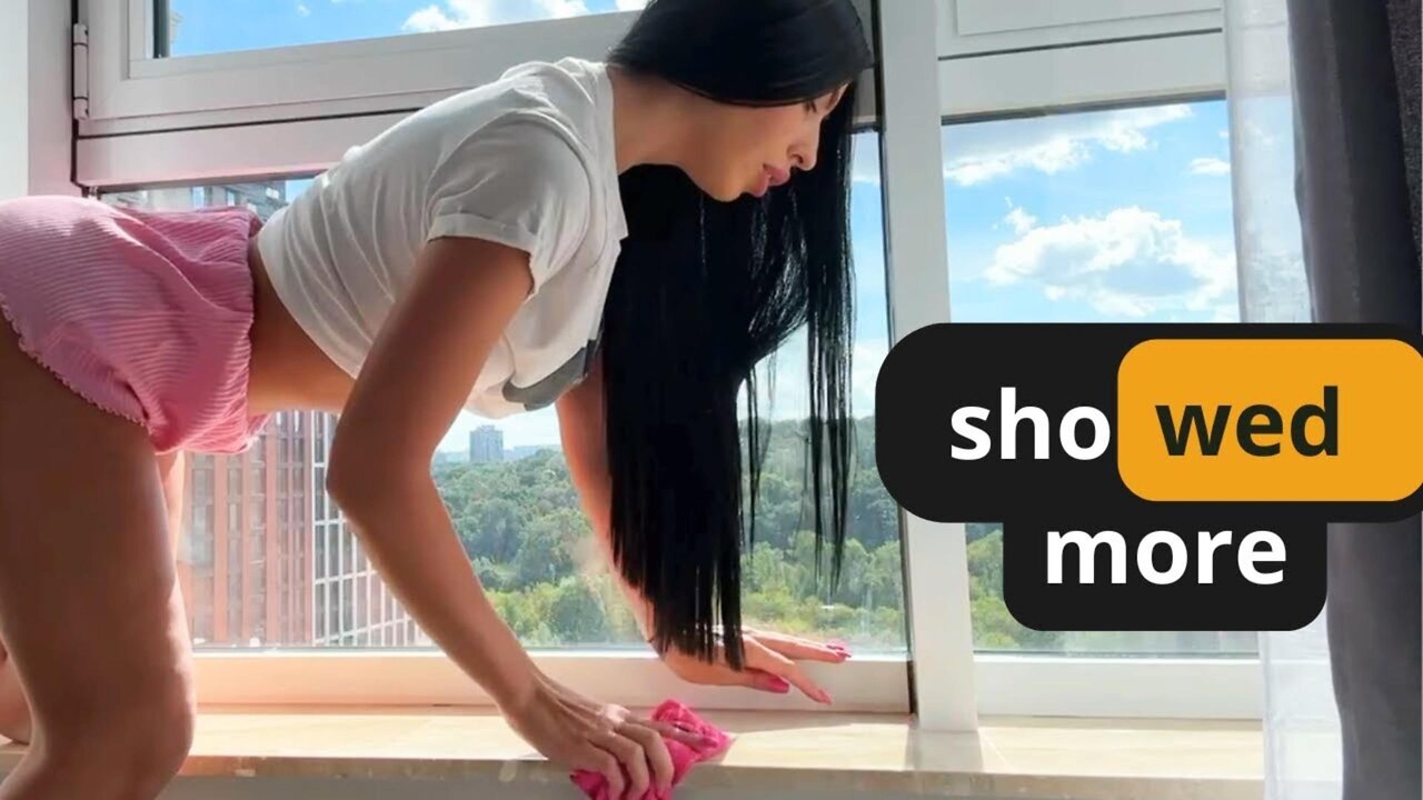 [4K] Transparent Cleaning window _ Sheer No bra _ Cleaning hacks