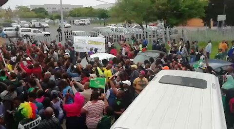 UPDATE 1 - Springboks' victory tour bus arrives in Langa Township, Cape Town (6Uq)